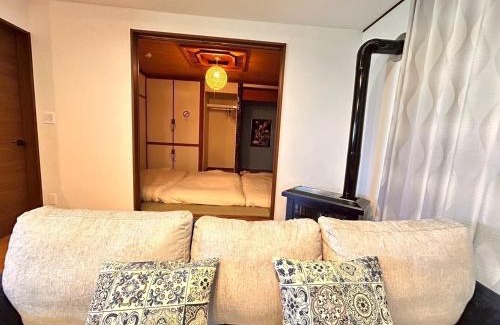 Asahikawa Apartment | かんたろうもねたろうの円宿ーNew!フルリノベ キッズエリア大好評!カムイ キャンモア 富良野スキー場アクセス良好コンビニ徒歩5分!