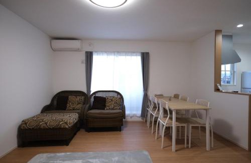 Fujiyoshida Apartment | にじいろ邸2階