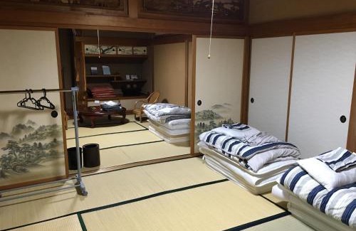 Matsumoto House | やまやどり 一軒家の2階を貸切でご利用いただける個室宿