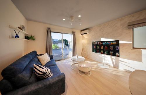 Azama House | クリスタル別荘南城