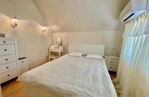 Fushimi Ski Chalet | ゲストハウス宮の軒-稲荷参道前 3-Floor Family House, four living room, washmachine, 2 toilet, project, big supermarket nearby