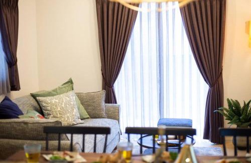 Gima Villa | シンプルでおしゃれなインテリアが光る4LDKの一軒家まるまる貸し切り！最大12名まで宿泊可能！