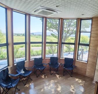 Shiga Prefecture House | リニューアル 高島市風車村琵琶湖畔別荘サウナ付きファミリーグループ大歓迎テラス炭火BBQ Reiwa House