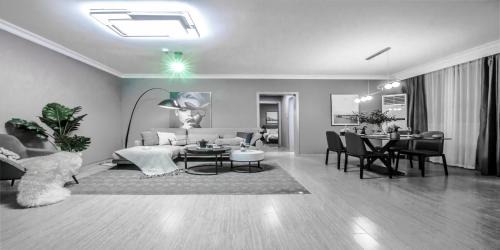 Downtown Shanghai Apartment | 上海市五豪民宿The Bund & West Nanjing Road&bnb