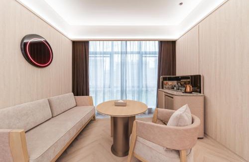 Jinqiao Hotel | 上海金桥桔子水晶酒店