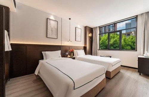 Yuzhong Hotel | 亚朵逸景酒店 - 人民大礼堂地铁站店