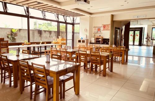 Jiji Hotel | 兩腳詩集綠活學旅 l 全自助入住旅館 l