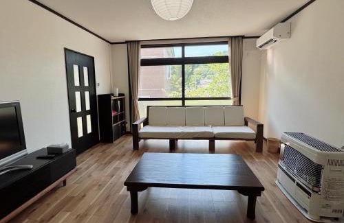 Yuni-cho Apartment | '内装フルリフォーム'一棟貸し l 千歳空港まで30分 l HOKKAIDO l 椴松Todomatsu
