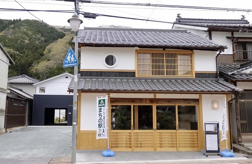 Maniwa House | 北房まちの駅 ゲストハウス