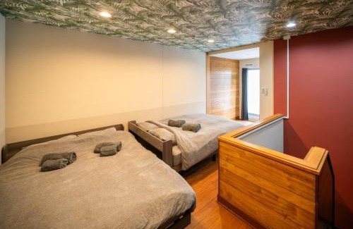 Nankin-machi Apartment | 南京町ロックビル 3,4階