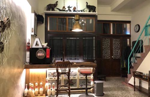 West Central District House | 台南神農月樓Moonhouseinn2 台南民宿登記797號