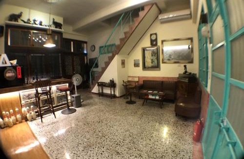 West Central District House | 台南神農月樓Moonhouseinn2 台南民宿登記797號