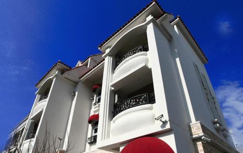 Hualien City Centre House | 坡岸長堤民宿 Leveeside House I 花蓮車站民宿 I 民宿證號1747 & 1748