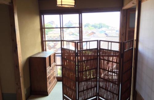 Tomonoura Onsen Villa | 城跡石垣上の絶景古民家宿 鞆城茶屋庵