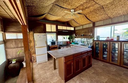 Kikai Island Villa | 【大人数で泊まれる一棟貸し】なかまあじーんやー(手久津久)【海近くの素敵な島暮らし体験】