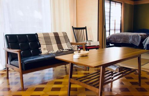 Azumino House | 天然温泉付き プライベート空間 北アルプスの麓安曇野 貸切一棟貸 70型スクリーン完備 フモトノイエ