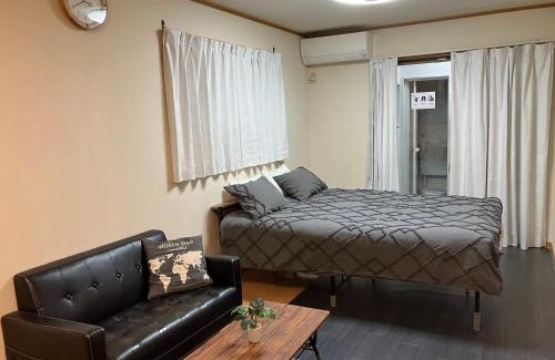 Narashino Villa | 幕張メッセまで2分 東京ディズニーランドまで15分 毎日24時間 交通機関利用可 2 minute away from Makuhari Messe and 15 minutes away to Tokyo Disneyland and 24 Hours public transport