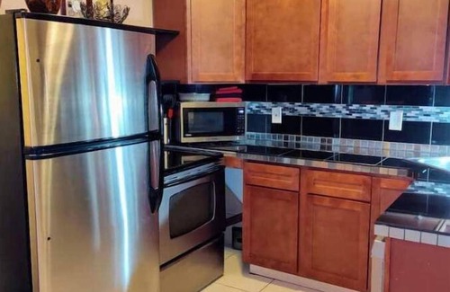 Parkside Apartment | ★彡 BIG DOGS Welcome♡Your 2nd home Beach/Downtown彡★