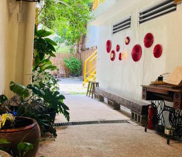 West Central District Apartment | 捉鳳凰百年老宅三館鳳凰別院