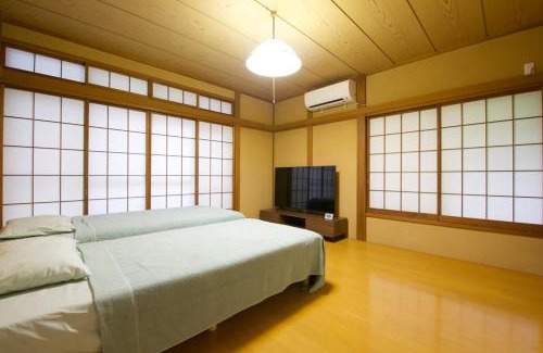 Hidaka Apartment | 日高貸家