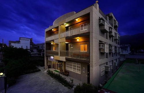 Shoufeng House | 月眉民宿