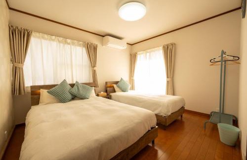 Asakura House | 桜たろう紅葉じろうの都-1周年セール!キッズ大好評!紅葉の街 九州観光拠点 アウトレットコストコでお買い物