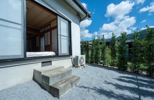 Asakura House | 桜たろう紅葉じろうの都-1周年セール!キッズ大好評!紅葉の街 九州観光拠点 アウトレットコストコでお買い物