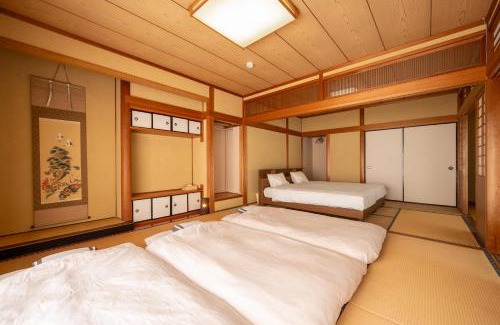 Asakura House | 桜たろう紅葉じろうの都-1周年セール!キッズ大好評!紅葉の街 九州観光拠点 アウトレットコストコでお買い物