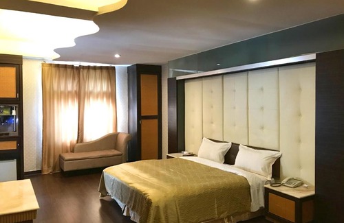 Fengyuan District Hotel | 楓采汽車旅館