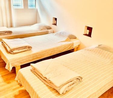 Ainan-cho House | 波止場の海まで徒歩30秒の貸切宿 "ギョグンミニ" "Gyogun Mini"