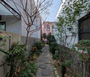 Sanyi Bed & Breakfast | 溪水旁民宿