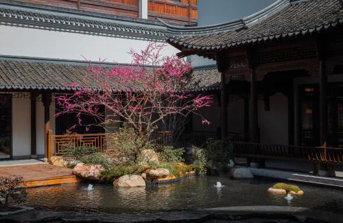 Tongxiang Hotel | 濮院时尚古镇濮锦大酒店