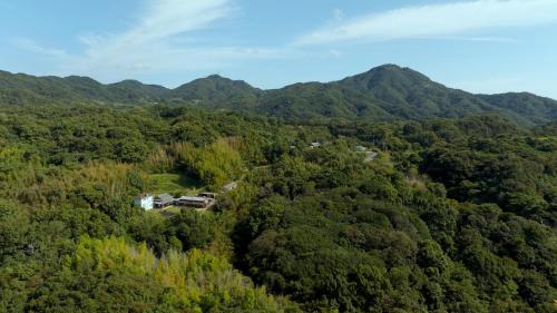 Minamiawaji House | 猫と図書館のある宿 草地家 Kusachike