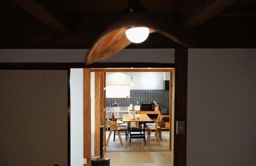 Minamiawaji House | 猫と図書館のある宿 草地家 Kusachike