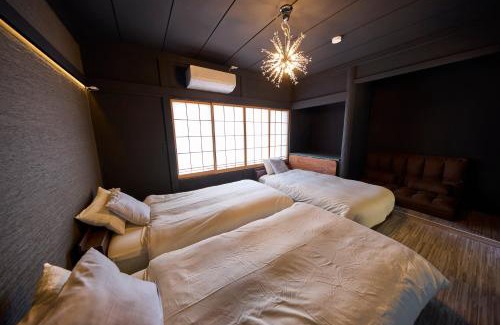 Katsuura Apartment | 瑠璃色の地球