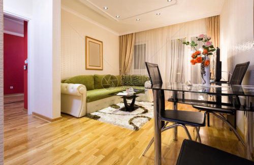 Eastern Kowloon Apartment | 盛泽大厦