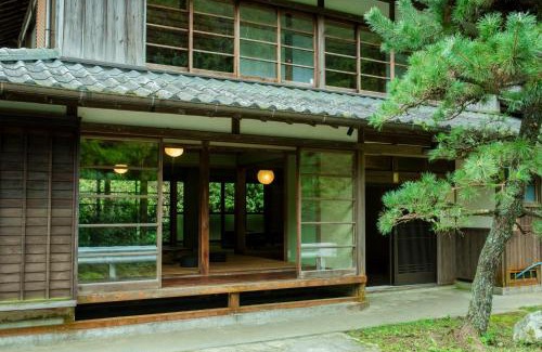 Saijo Villa | 自然と遊ぶ古民家宿 石鎚別荘ハレとあお