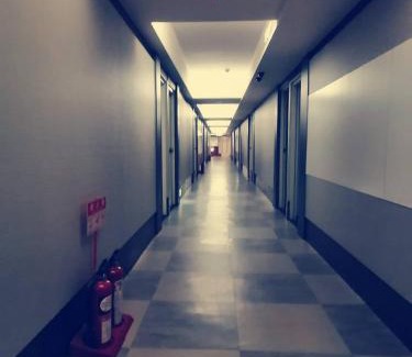 Zhongzheng Hotel | 苓旅-站前 Lin Inn TMS
