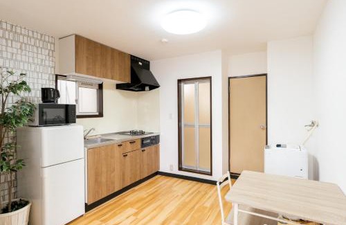 Horinouchi Apartment | 雀色方南 新宿駅まで14分 東京駅まで30分 方南町徒歩8分 最大2人 洗濯機 キッチン 電子レンジ