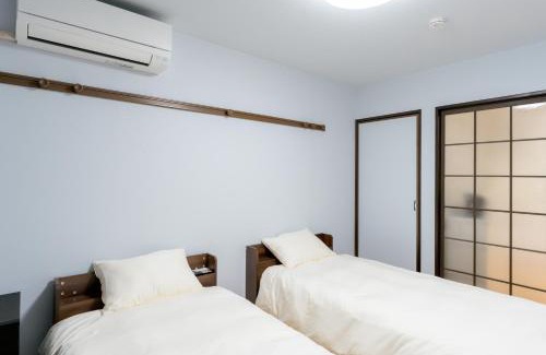 Horinouchi Apartment | 雀色方南 新宿駅まで14分 東京駅まで30分 方南町徒歩8分 最大2人 洗濯機 キッチン 電子レンジ
