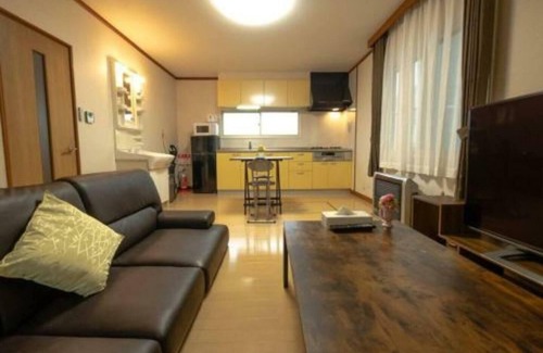 Asahikawa Apartment | 駅近の大きな戸建て/stay in 宮下