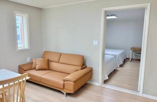Nonhyeon-dong Apartment | 스테이-논현
