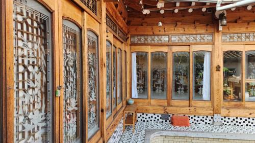 Andong House | 안동한옥 Shine Wolyeong
