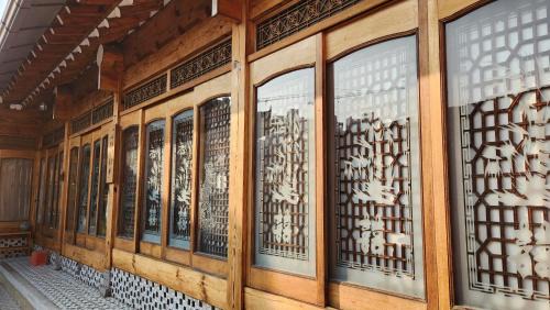 Andong House | 안동한옥 Shine Wolyeong