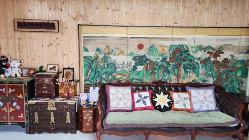 Andong House | 안동한옥 Shine Wolyeong
