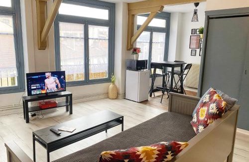 Cret de Roc Apartment | 015 CHIC & COSY STUDIO 41m2 HYPERCENTRE WIFI SMART TV NETFLIX
