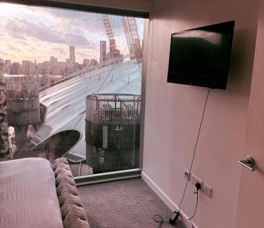 Peninsula Apartment | 02 Arena View Suite