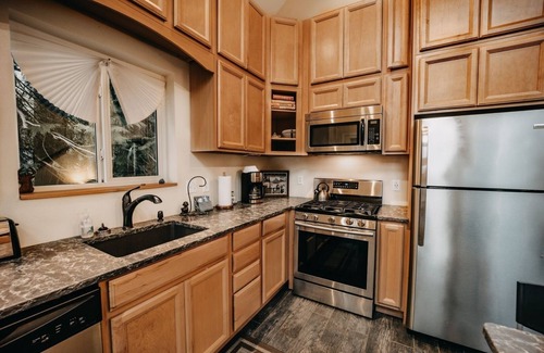 Warnick Cabin | 02GS - Hot Tub - WiFi - D/W - W/D - Sleeps 8 by RedAwning