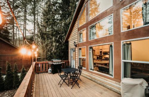 Warnick House | 02GS - Hot Tub - WiFi - D W - WithD - Sleeps 8 home