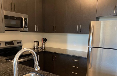 Markham Apartment | 04 New Home Away from Home 3 Beds 2 Bath Kitchen-Living-Dining And Parking
